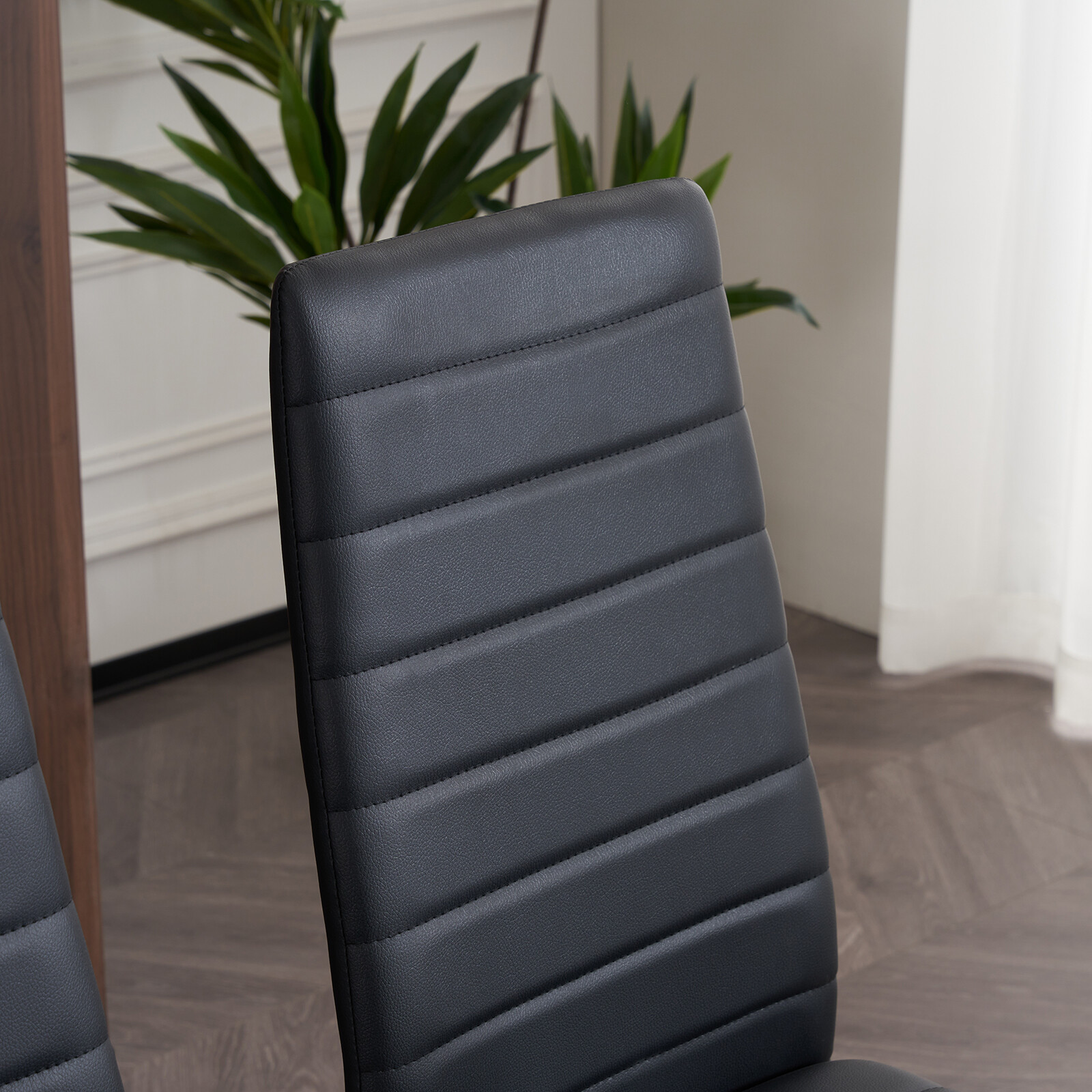 Set of 4 Dining Chairs High PU Leather Elegant Design for Home Kitchen Black