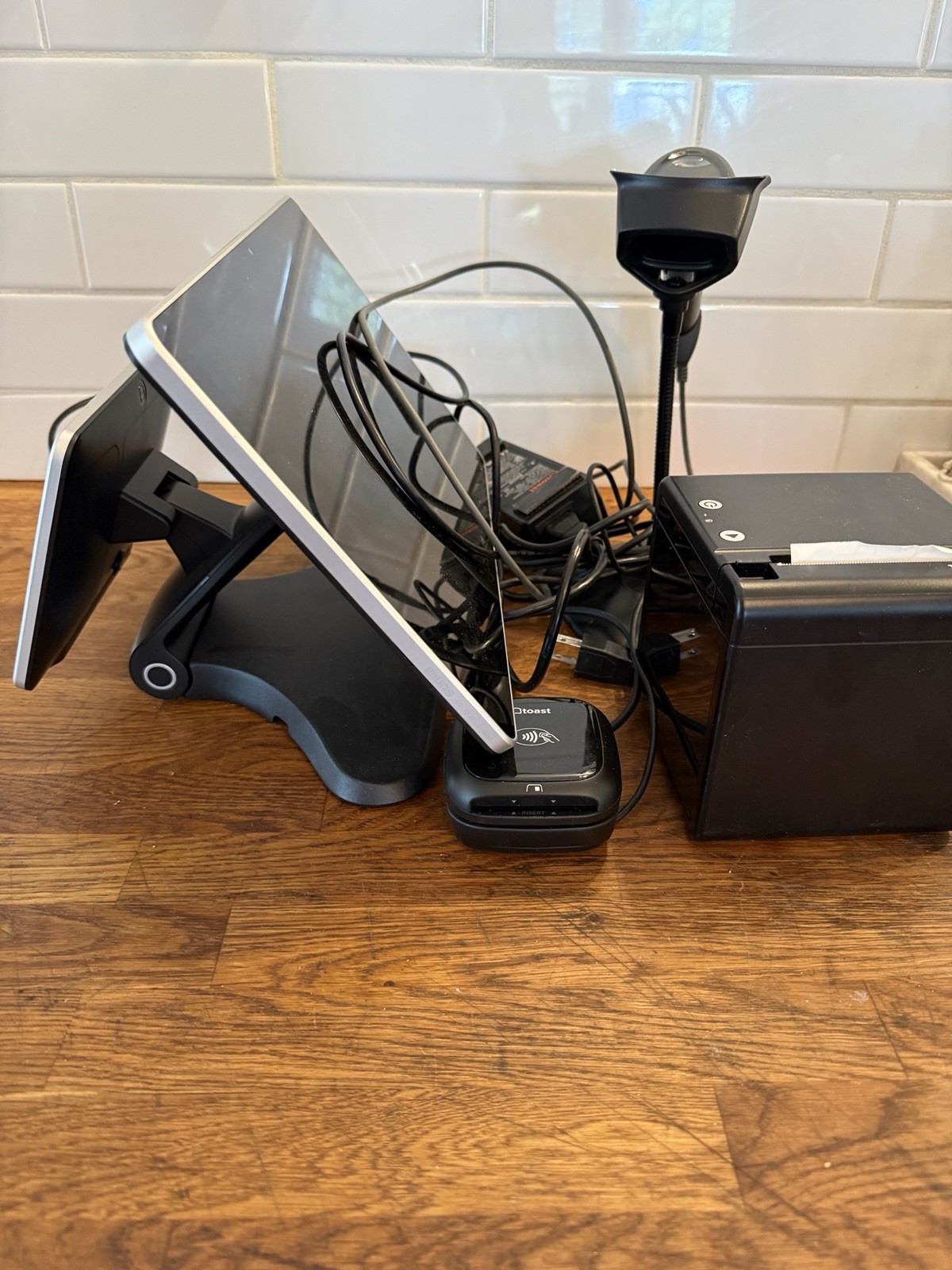 Toast Flex POS: Dual Screen, Card Reader, Printer, Power Supply.