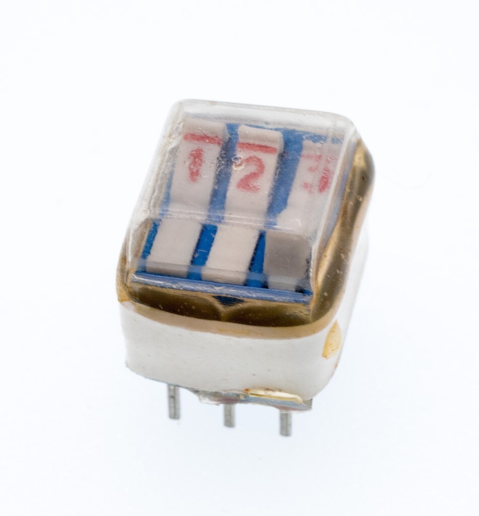 EECO, 3 Position 6 Pin SPST Through-Hole Dome Sealed DIP Switch, Lot of 5