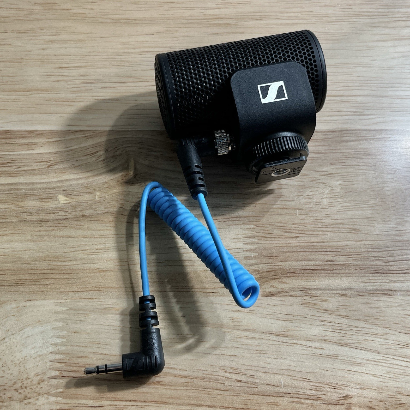 Sennheiser MKE 200 Compact Shotgun On-Camera Mic