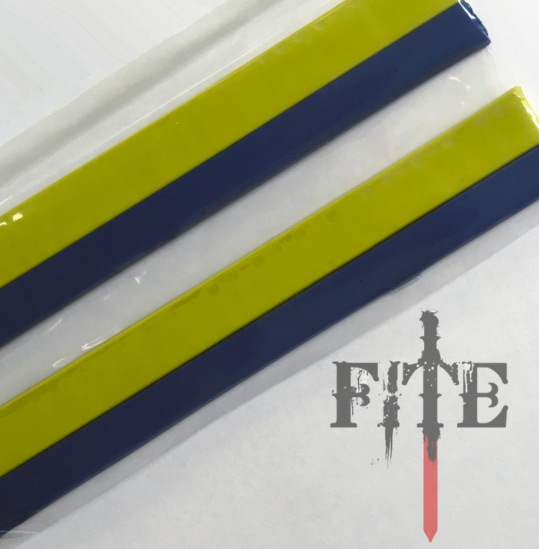 Kneaditite Modelling Putty - 6" (15cm) Blue Yellow Strip Epoxy Green Stuff