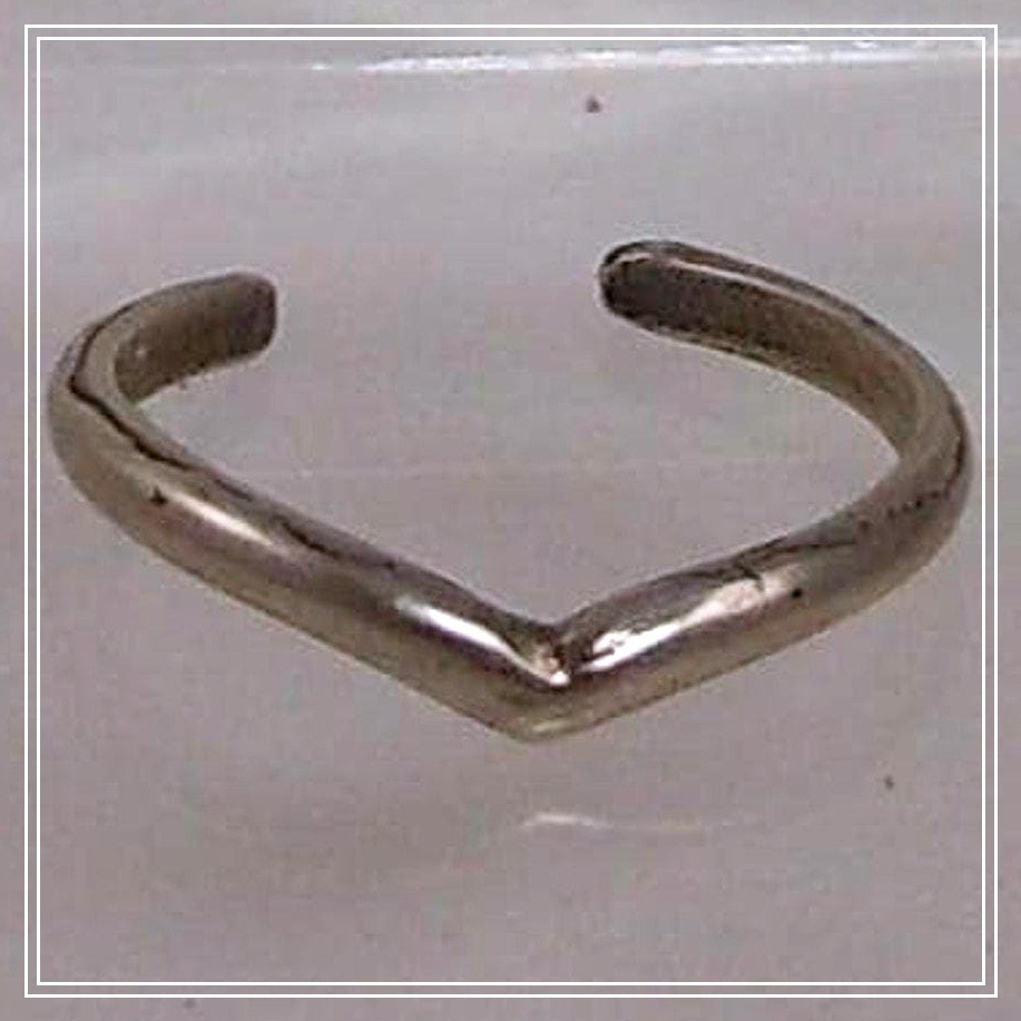Vintage Sterling Silver V-Dip Toe Ring, Thai Made NOS, Delicate 2mm Band, Sexy