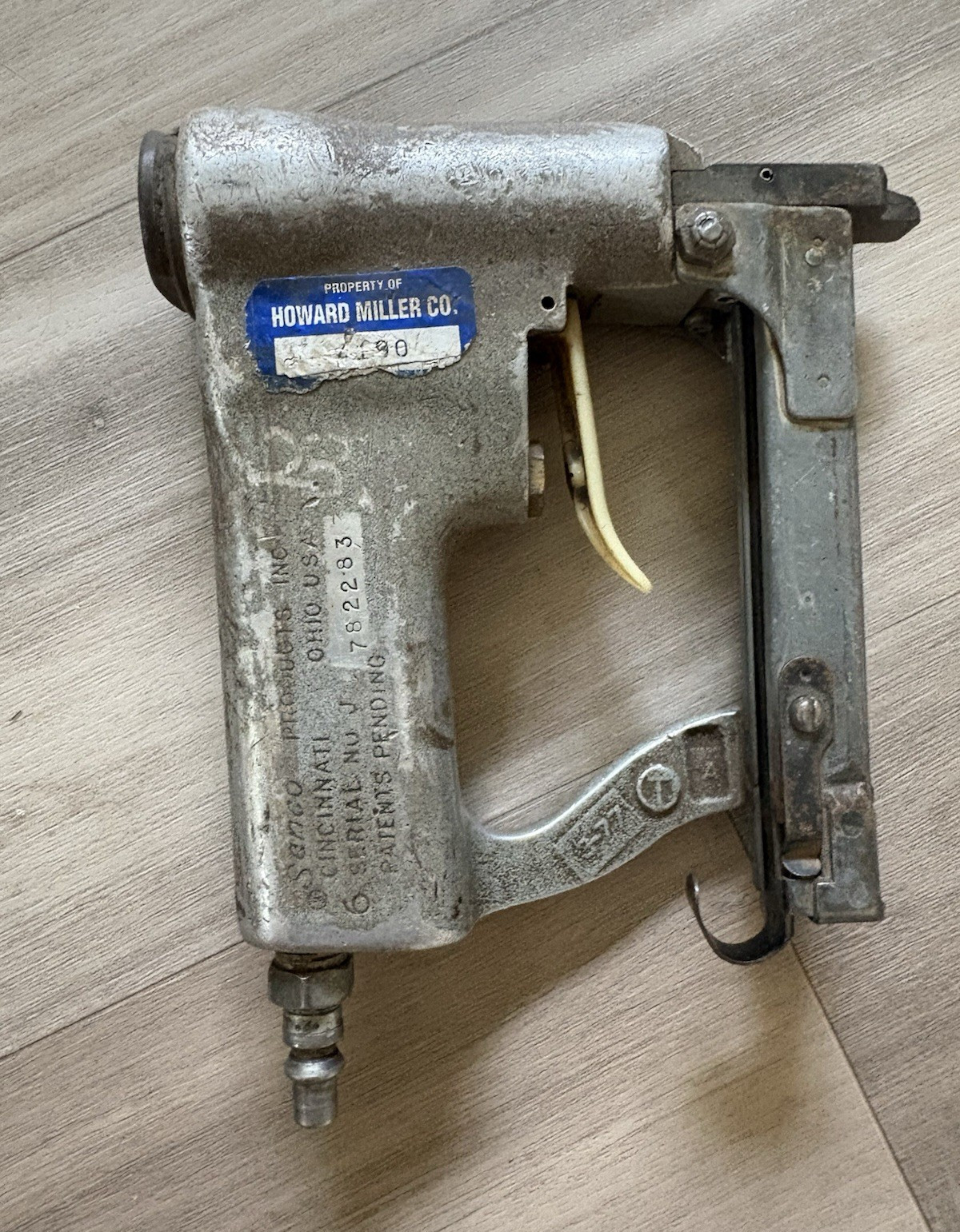 Senco Model JN Pneumatic Upholstery Stapler Wire A 3/8" Crown 5/16"-1/2"