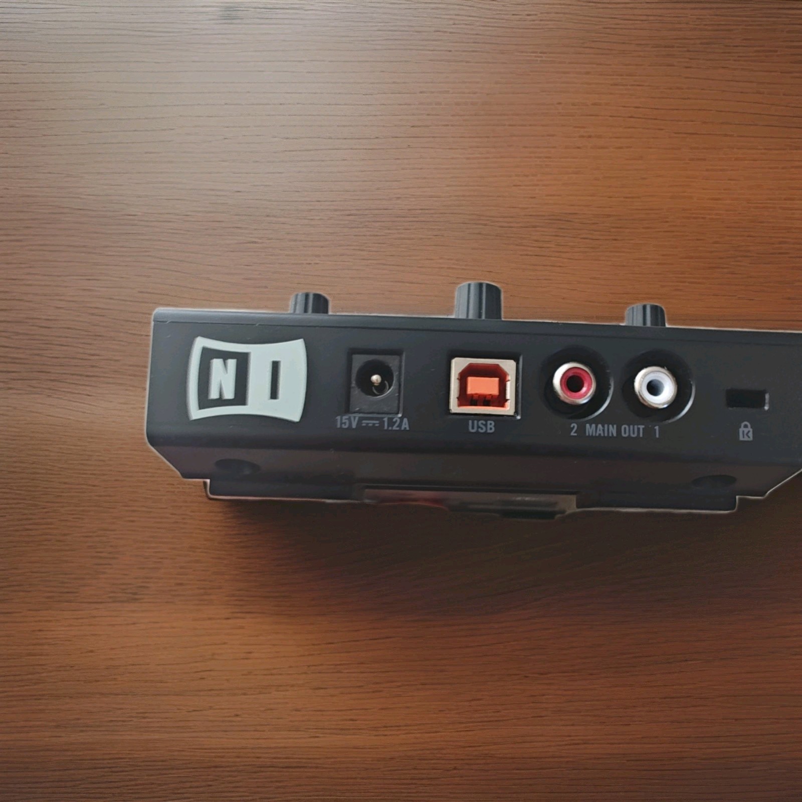 Native Instruments Traktor Kontrol Z1 DJ Mixing Interface - Black (22180)