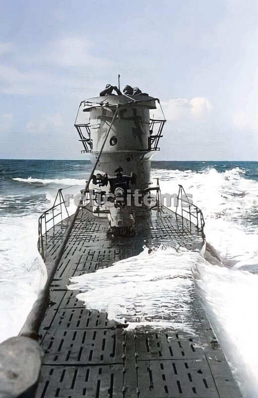 WW2 PICTURE PHOTO GERMAN U BOAT U-BOAT U552 U-552 AT SEA 6688