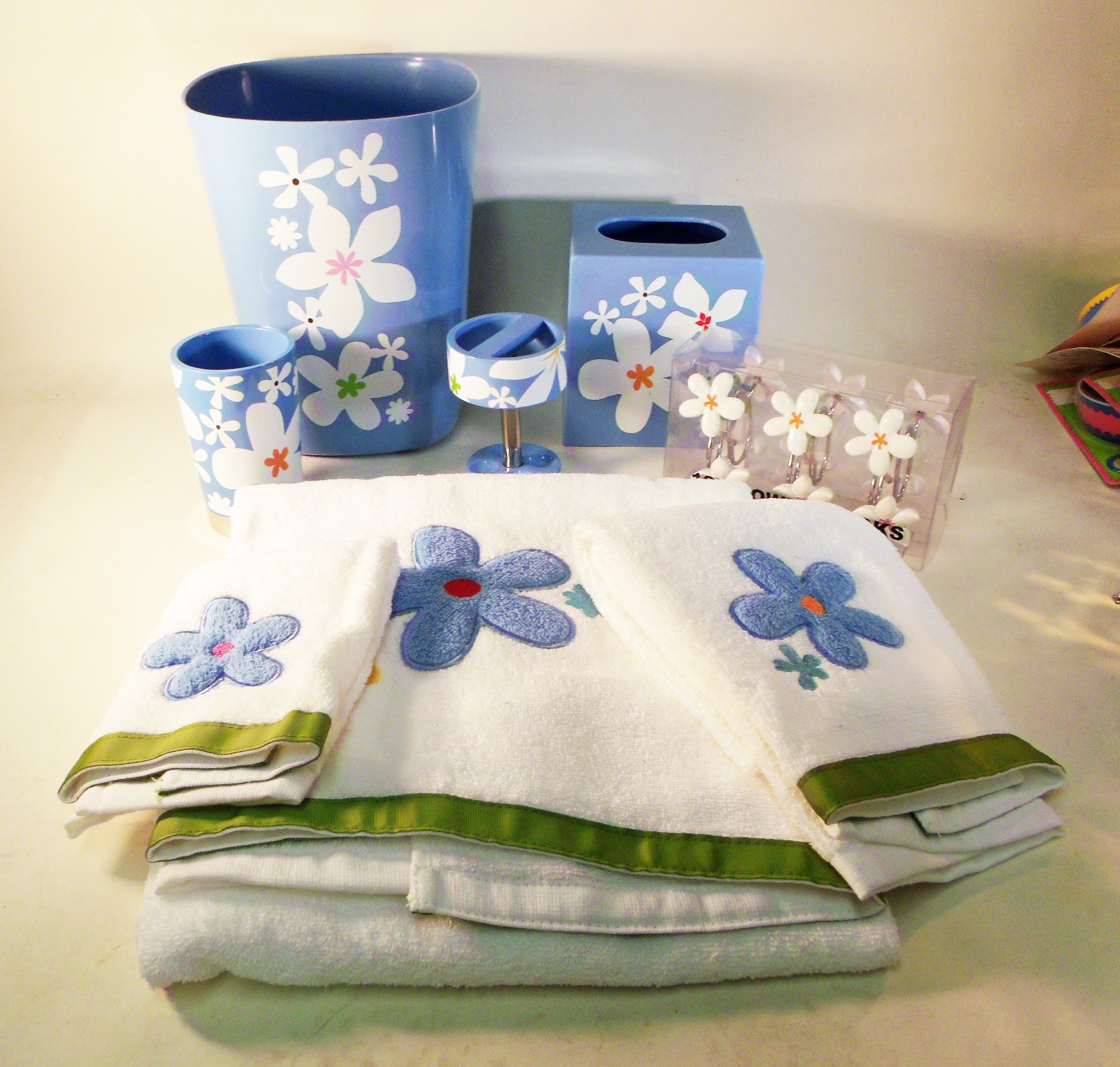 9 Piece Bloomers Bath Accessory Set - Shower Hooks, Dispenser, Towels,  Tumbler
