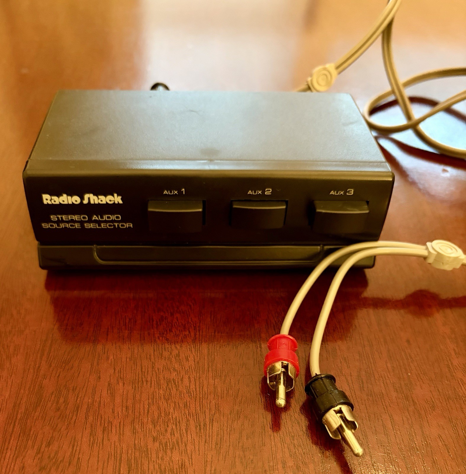 RADIO SHACK STEREO AUDIO SOURCE SELECTOR 42-2112 3 IN - 1 OUT