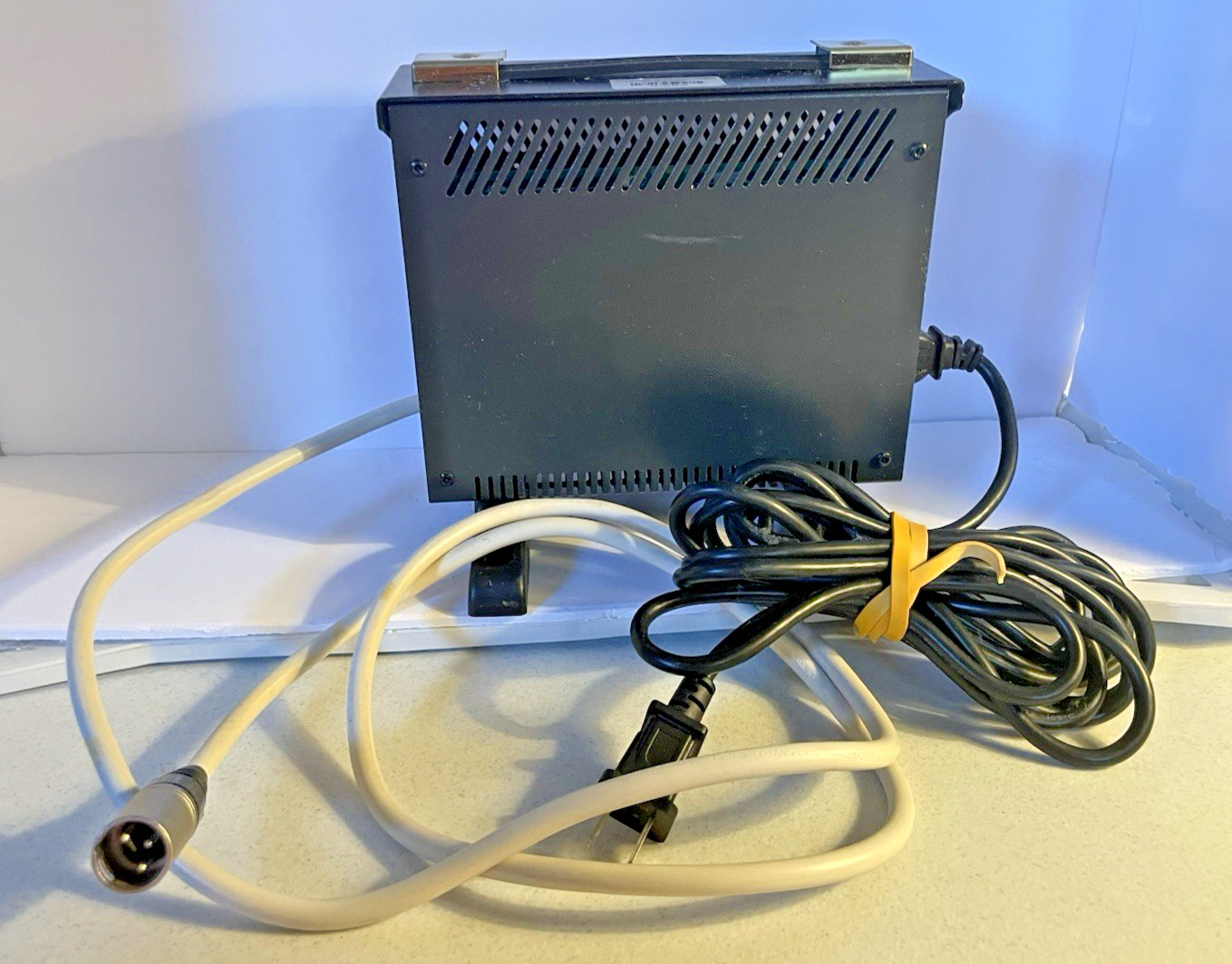 Invacare WS230-1A 24v 8A Wheelchair Power Chair Supply Battery Charger COMPLETE