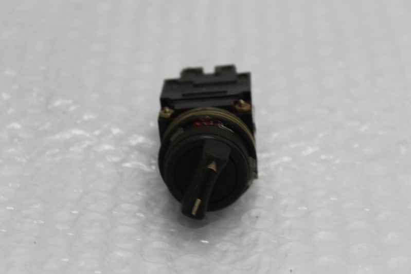 GENERAL ELECTRIC CR104G SELECTOR SWITCH UNMP