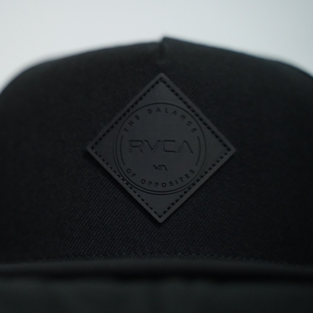 New RVCA Snapback Black Hat Mid Fit / Acrylic Wool Twill / PATCH FLAGSHIP