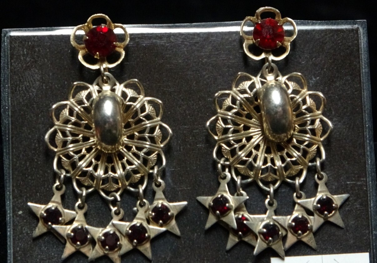Red Ruby Like Stones Vintage Gold Tone Stars Screwback Earrings