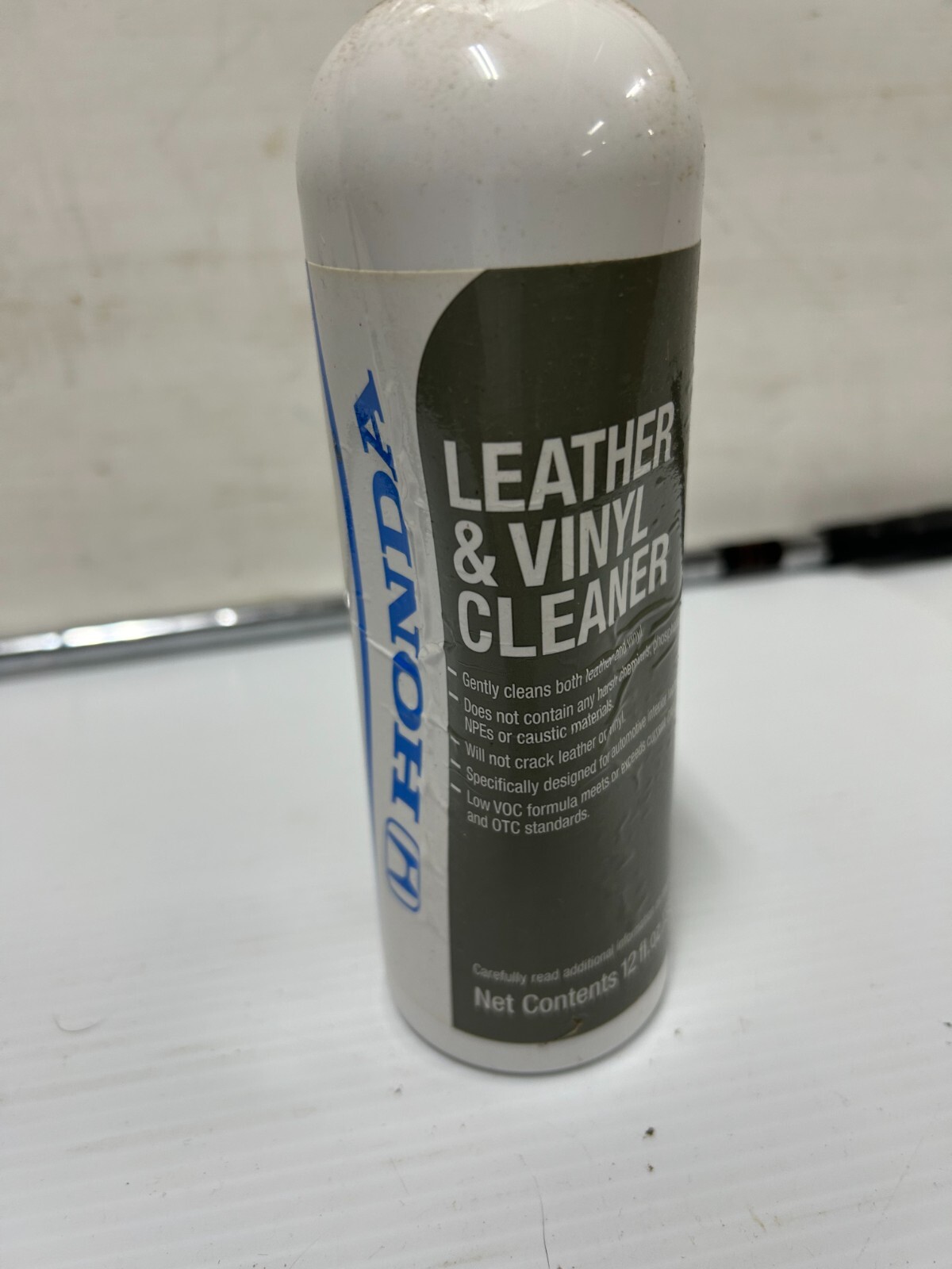 NEW----HONDA OEM Interior Leather & Vinyl Cleaner 08700-9214 (s44-3/b1545)