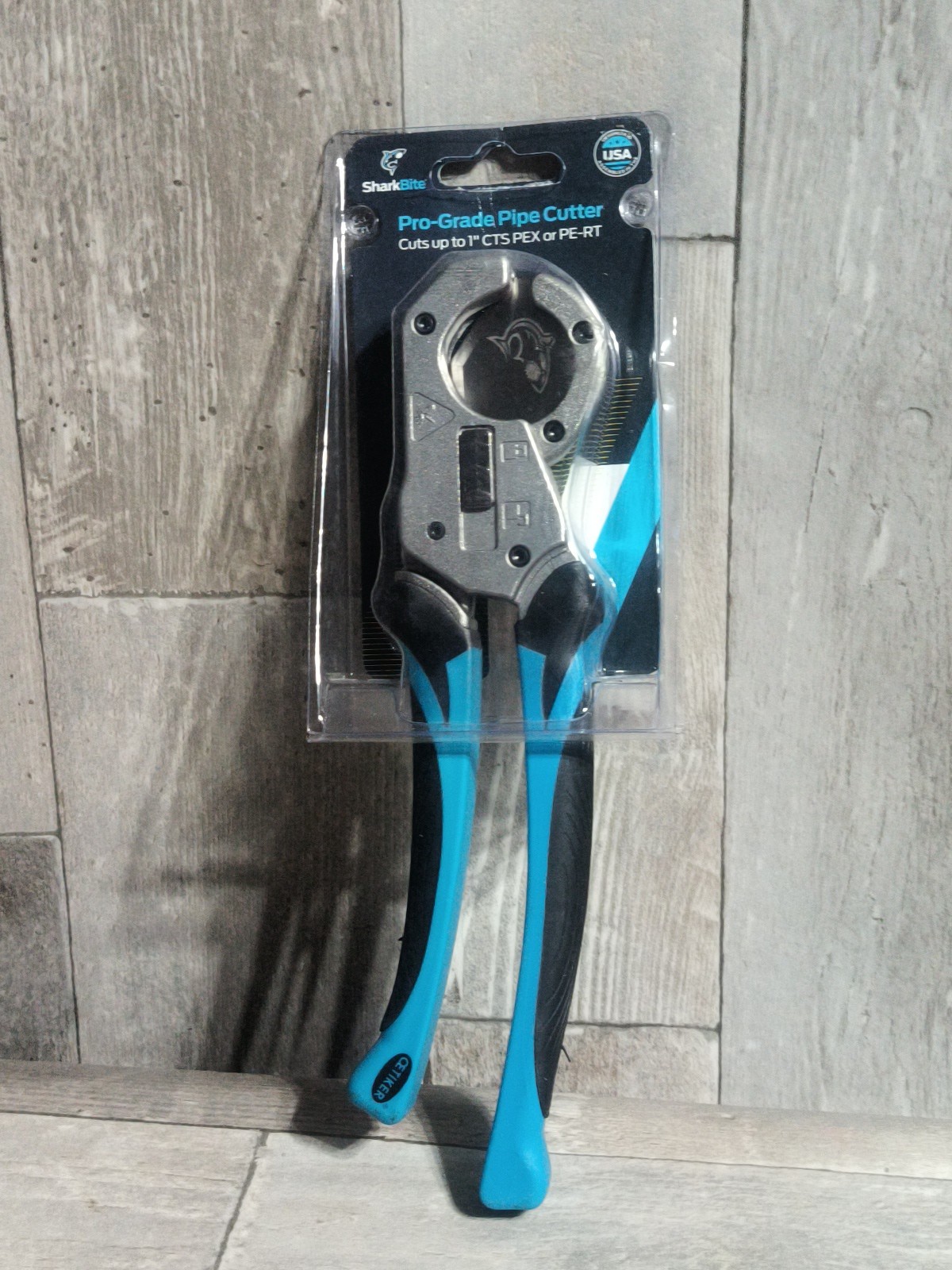 SHARKBITE PRO GRADE PIPE CUTTERS #25880 CUTS UP TO 1" CTS REX OR PE-RT - NEW