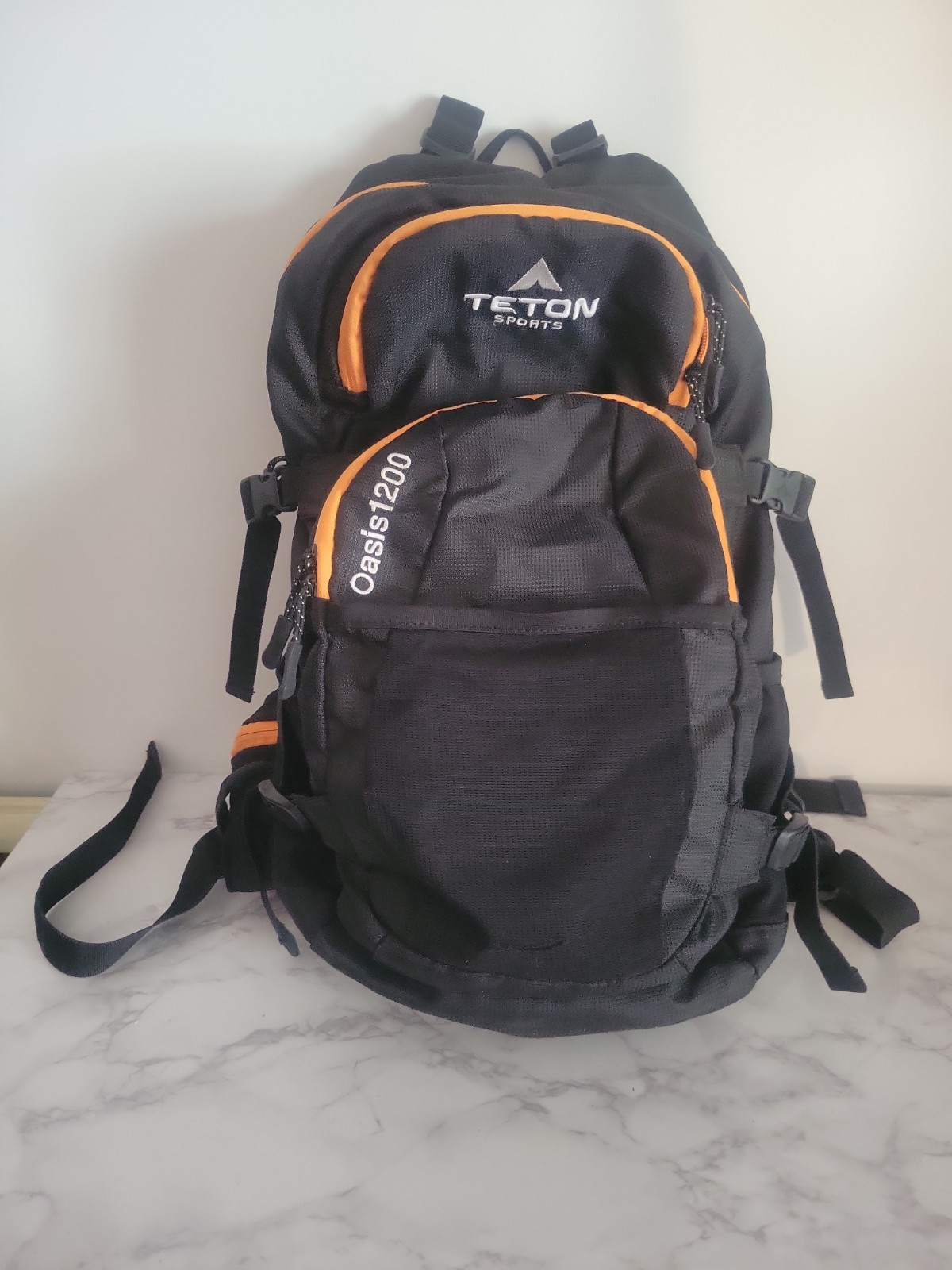 Teton Oasis 1200 Hydration Backpack ***Bladder Not Included***