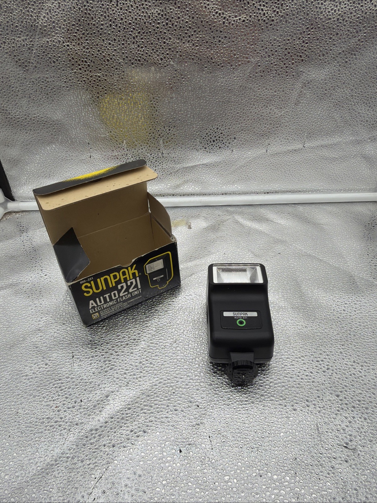 Sunpak Auto 221 Camera Flash