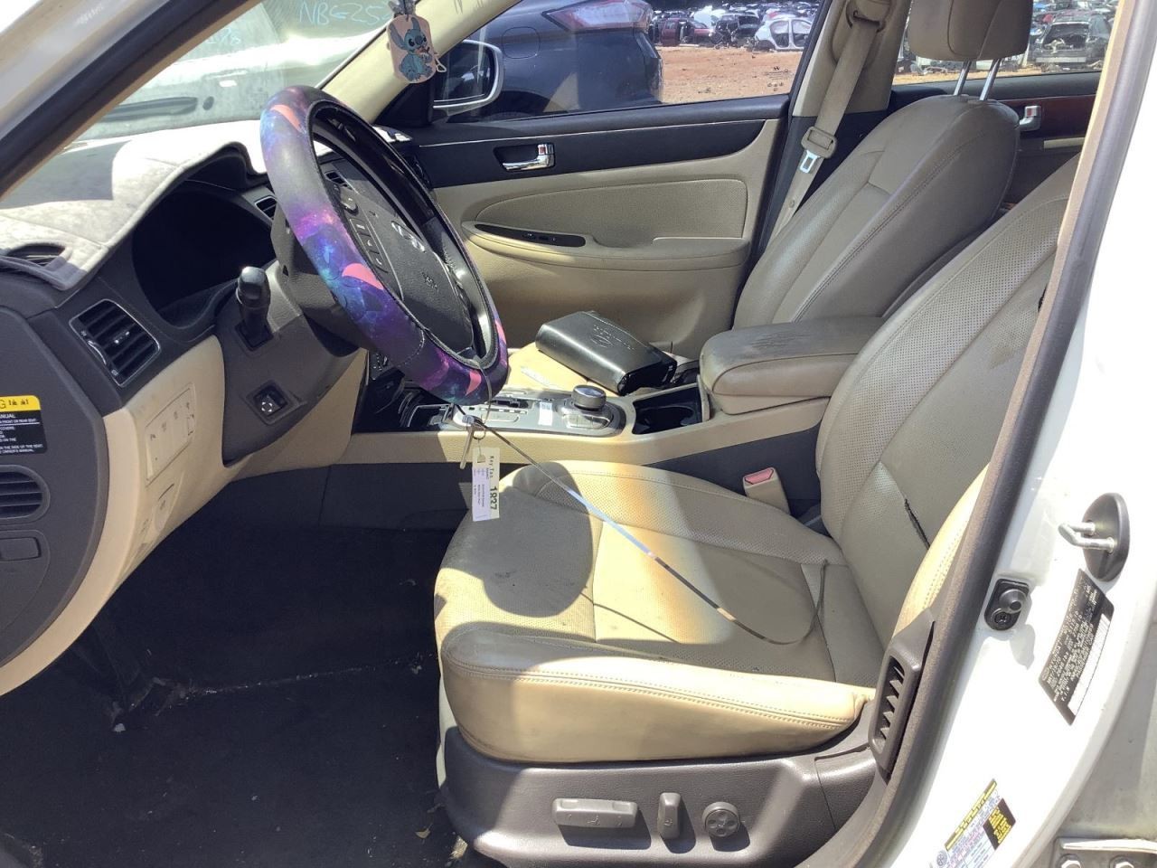 GENESIS 2010 Glove Box 4723328