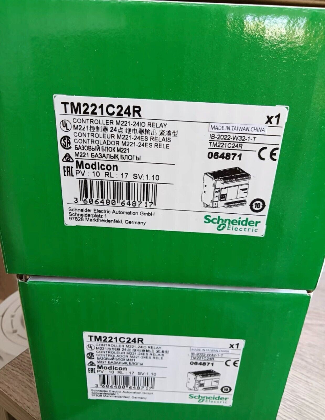 New with Unopened box Schneider PLC TM221C24R Free Shipping TM221C24R