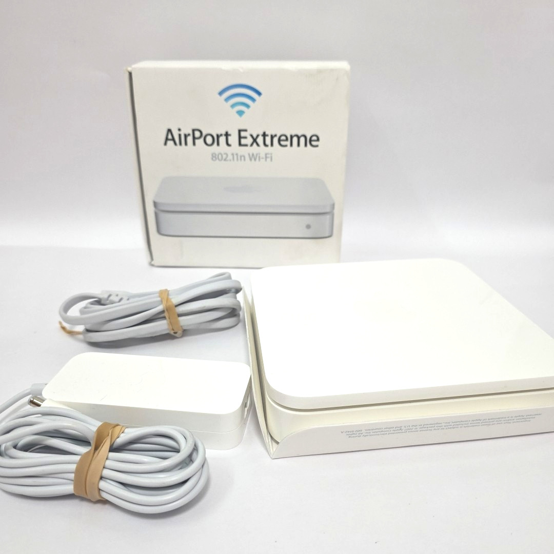 Apple AirPort Extreme A1143 Wireless Router Base Station 802.11g w/ Power Cable