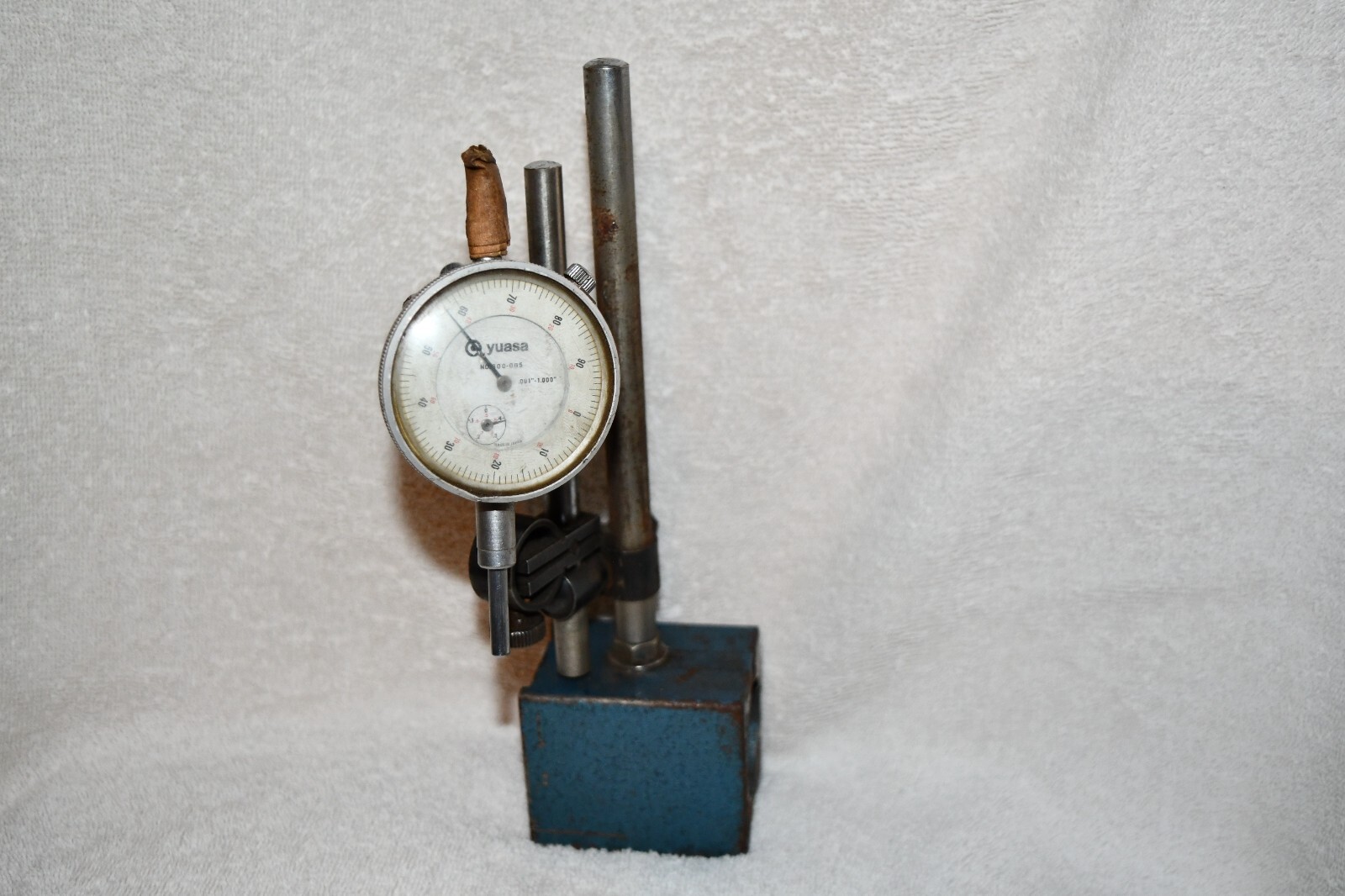 Yuasa Magnetic Indicator Base model 314-001 attic find - as pictured w2c