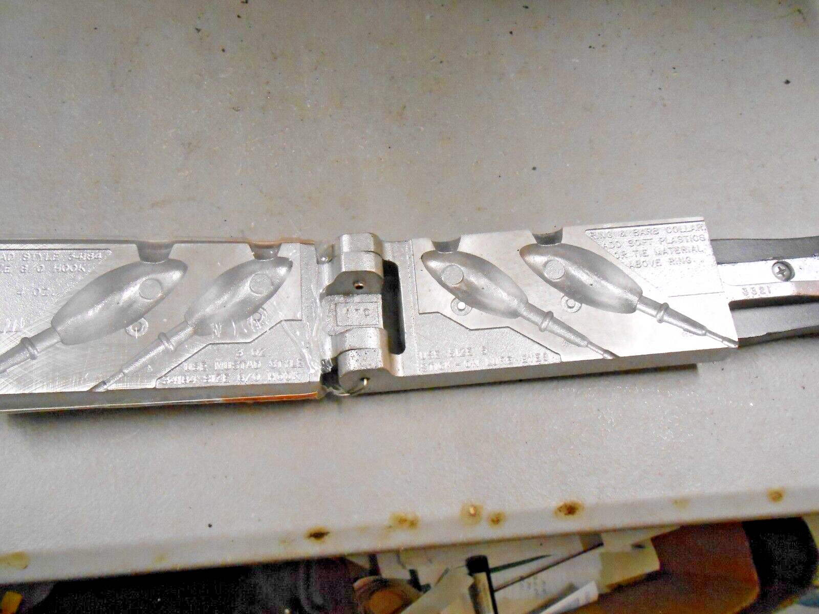 3321 Do-It Style H Head Jig Mold # & 4 oz Free Shipping