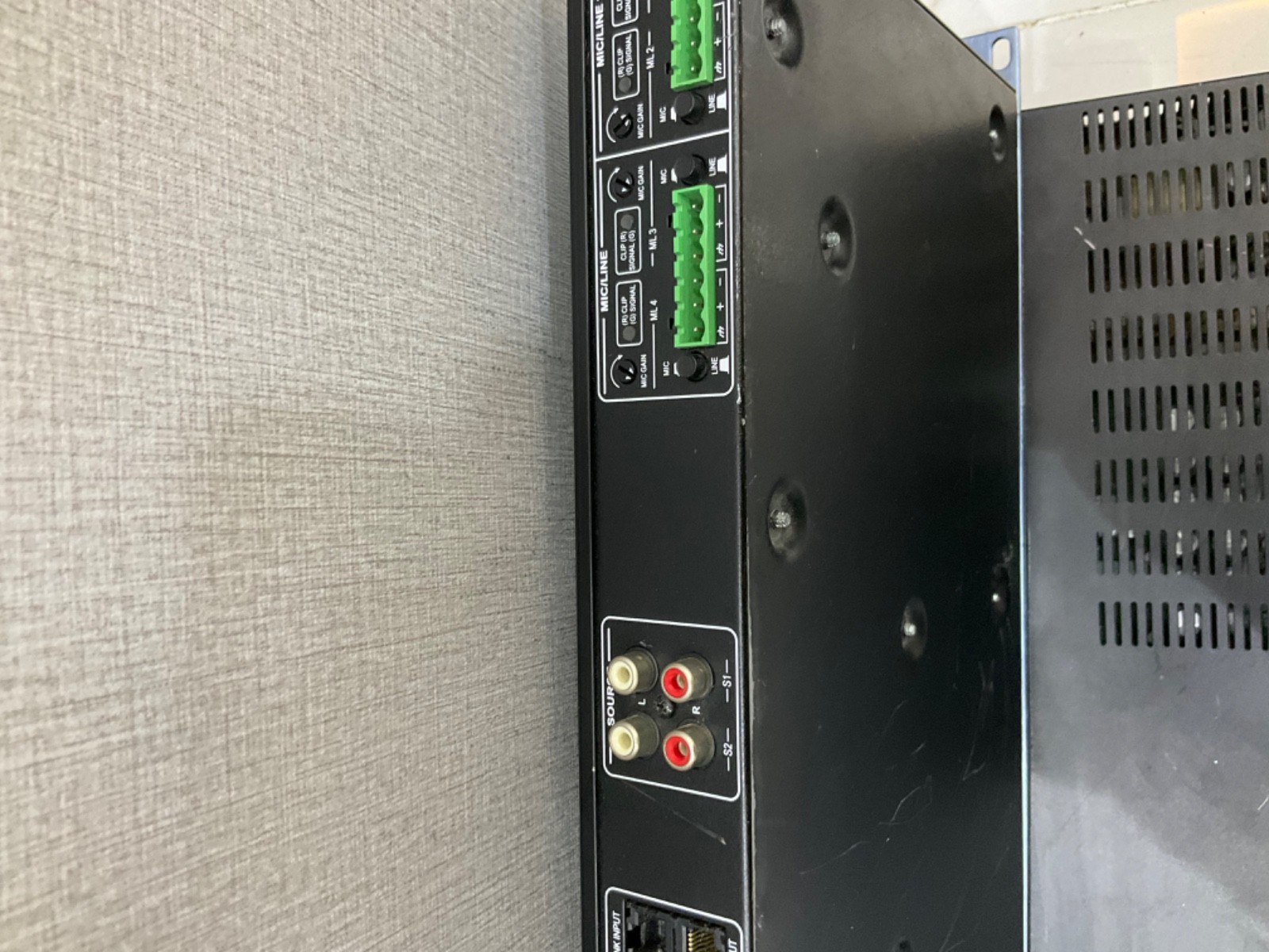 DBX ZONE PRO 640M DIGITAL ZONE PROCESSOR DBX640MV