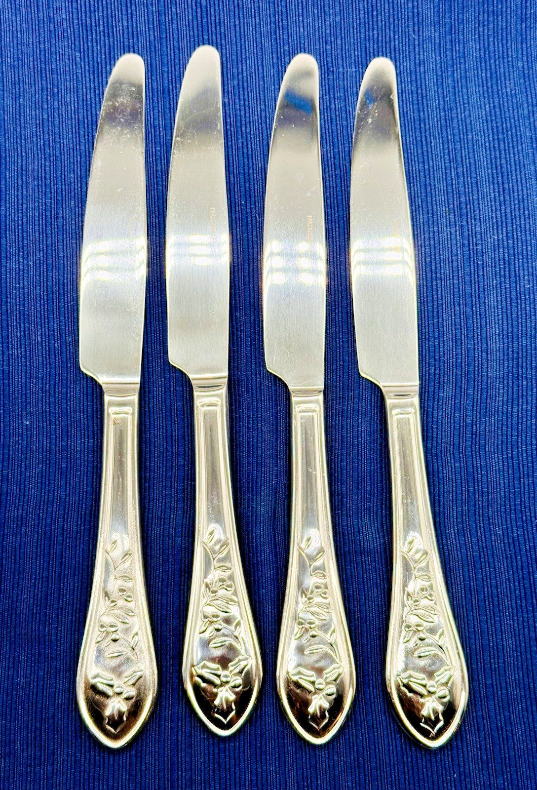 Pfaltzgraff Winterberry Holly Dinner Knife Stainless No Color Flatware Lot of 4