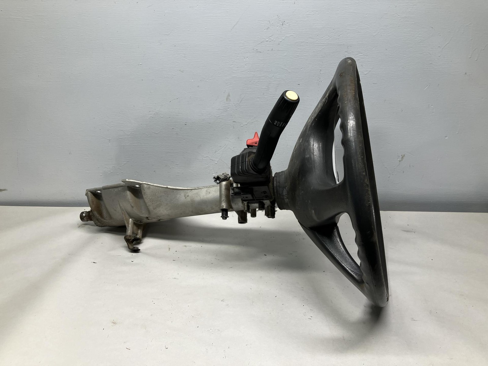 Freightliner M2 106 Steering Column - Used | P/N A1415005000