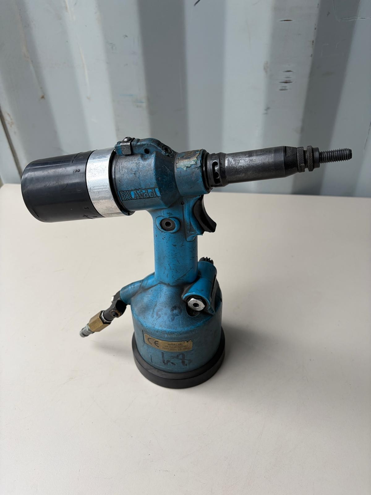 Avdel 74200 Pneumatic Hydraulic Rivnut Setting Tool Rivnut Nutsert 7 Bar