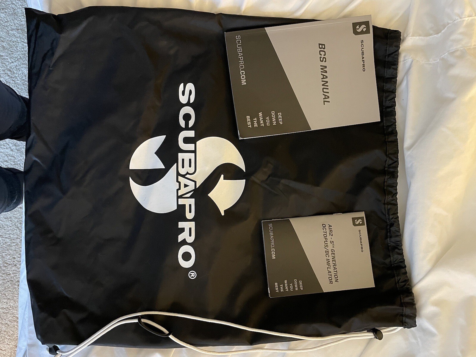 ScubaPro BCD with Air II 5th Generation Octopus/BC Inflator - Size Medium NWT