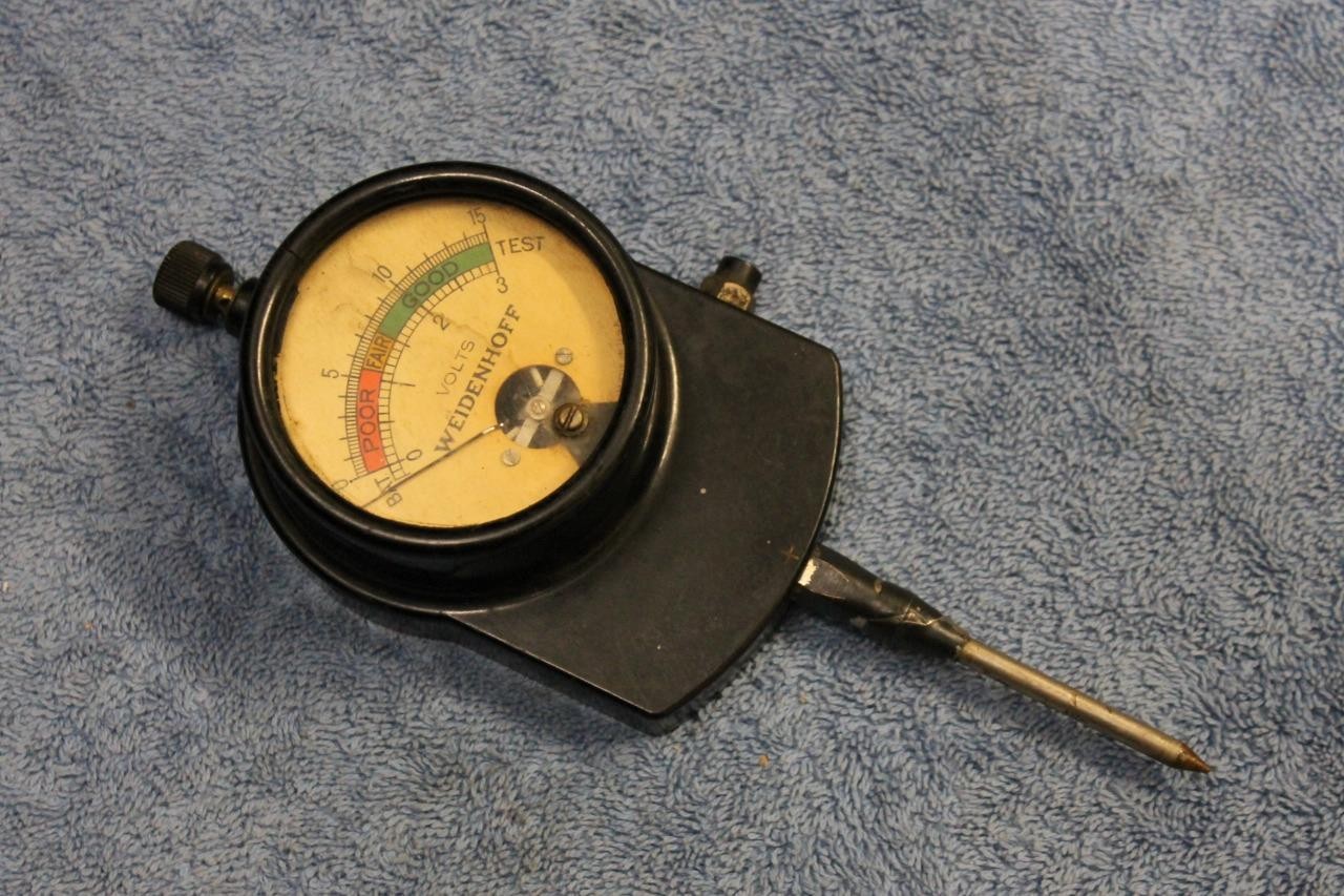 Vintage Joseph Weidenhoff DC Volt Cell Lead Acid Battery Tester Bakelite Case