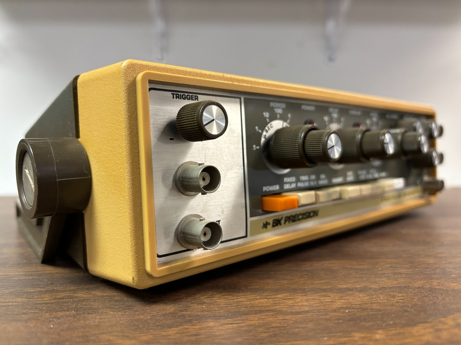 B&K Precision 3300 Pulse Generator