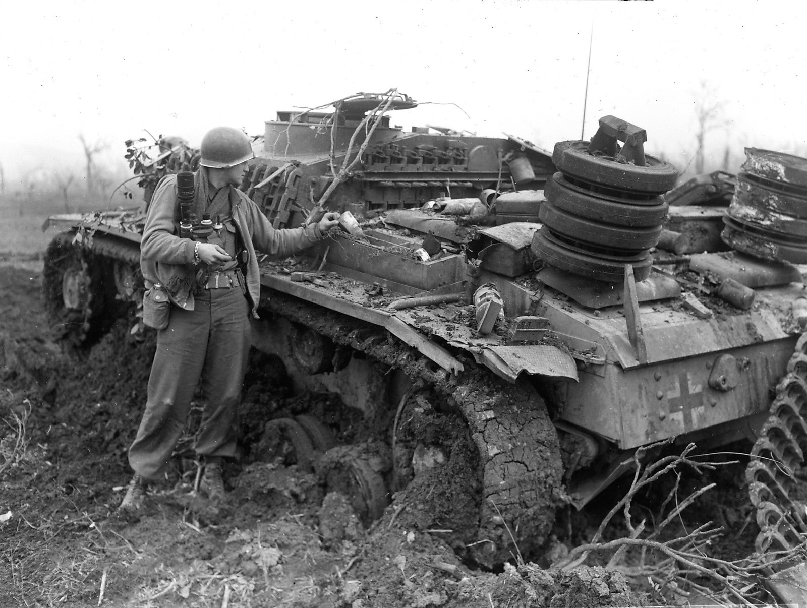 WWII Photo German StuG III Knocked Out Italy 1944  WW2 B&W World War Two/ 4114