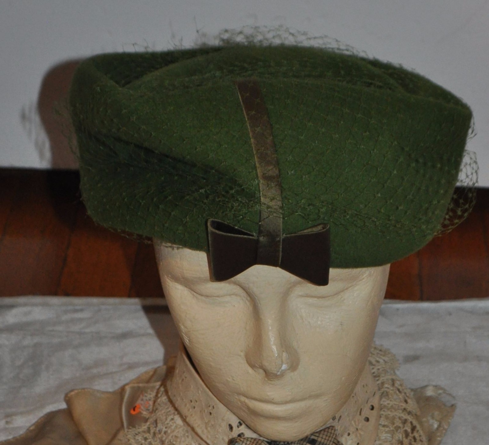 Ladies Green Victorian Steampunk Riding Hat w/ hat pin