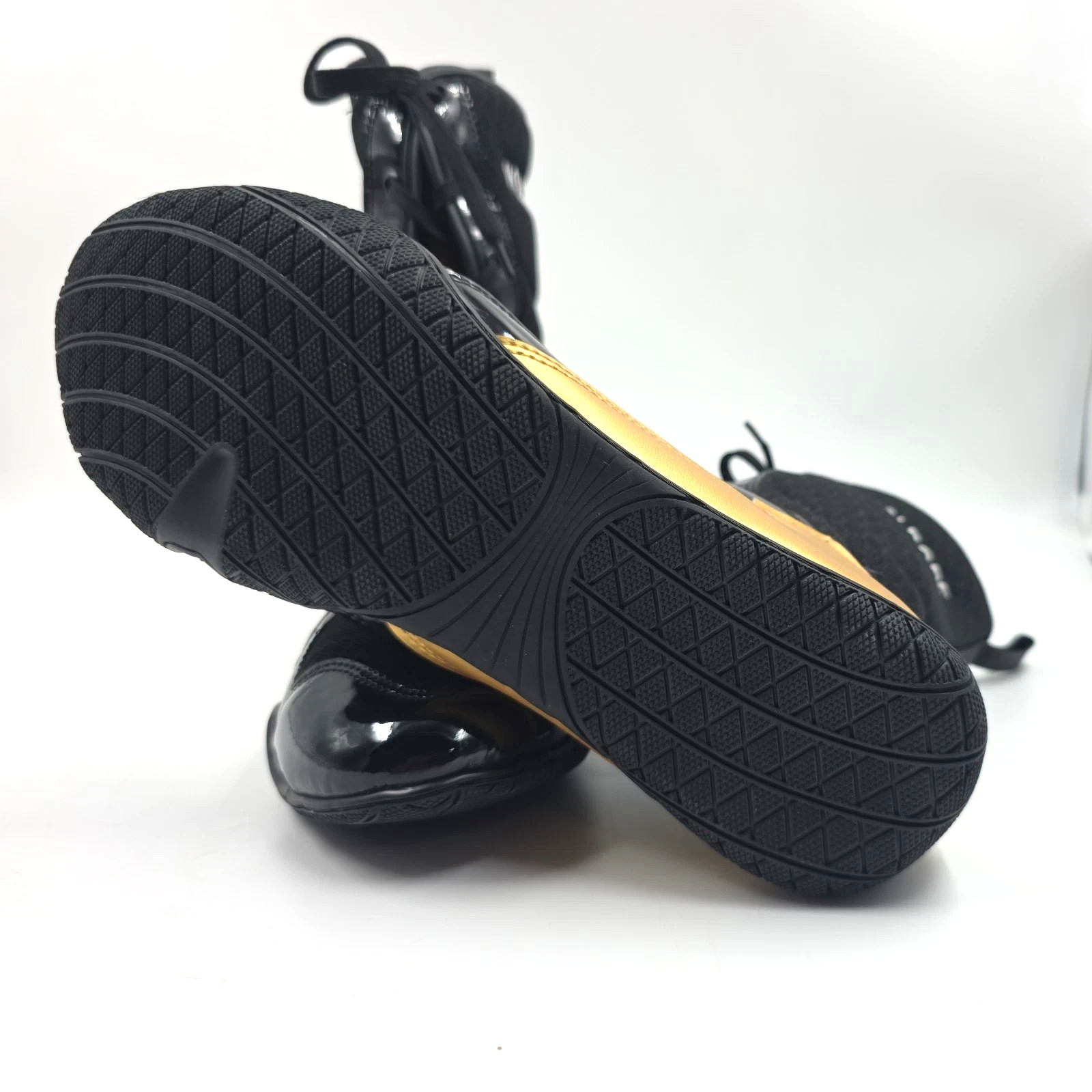 Unisex Athletic Boxing Fight Shoes with Lightweight High Top Training Footwear