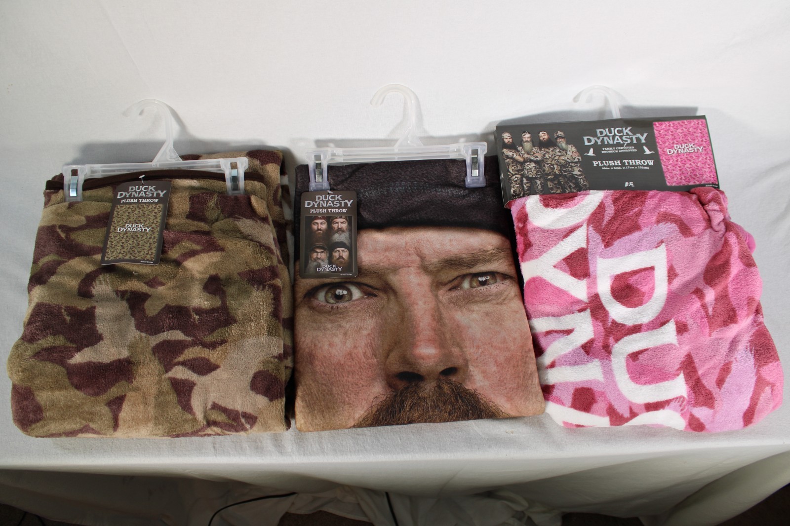 Duck Dynasty Throw Fleece Blanket 48" x 60" NOS Camoflague Pink