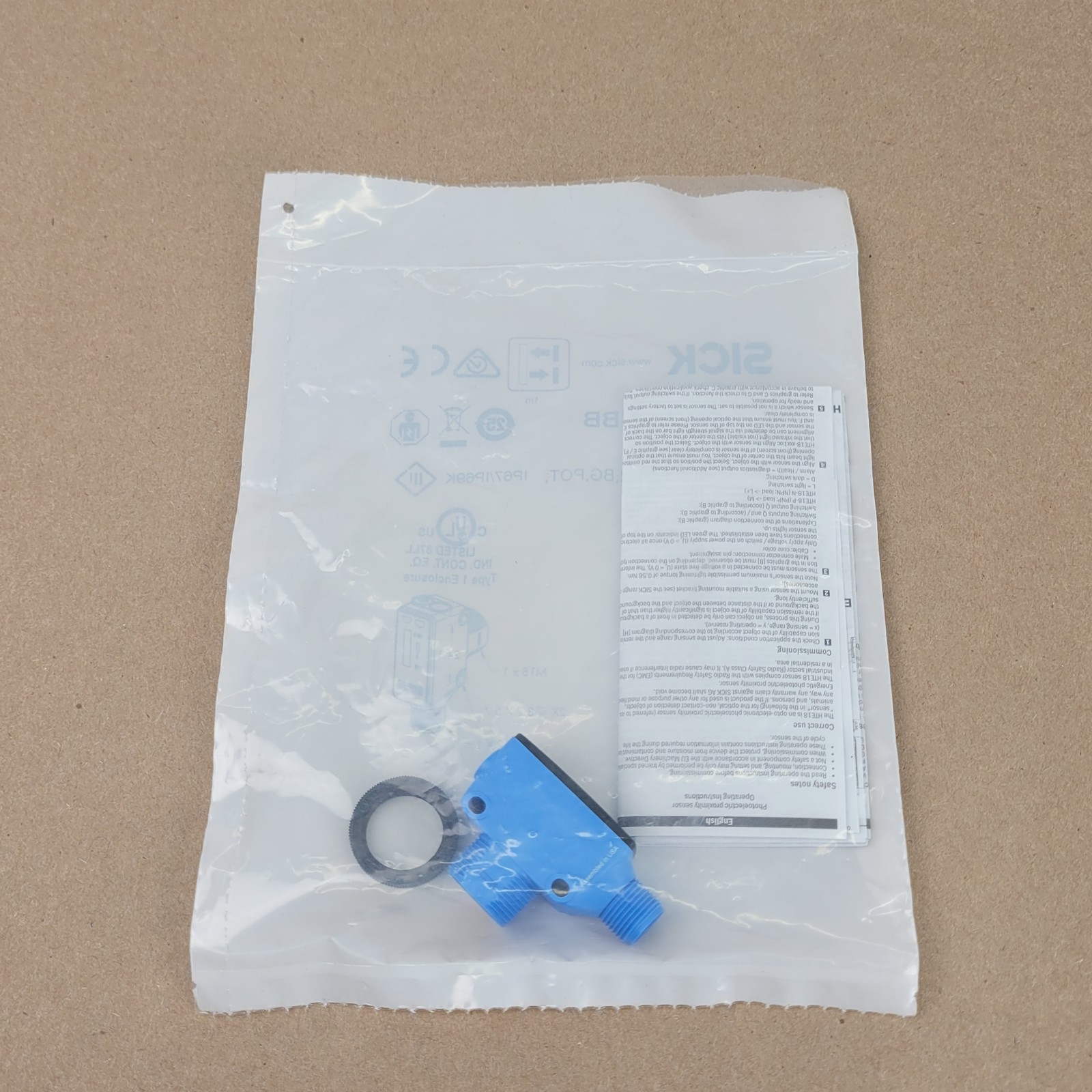 SICK HTE18-P4A1BB Diffuse Reflection Hybrid Photoelectric Sensor - NEW