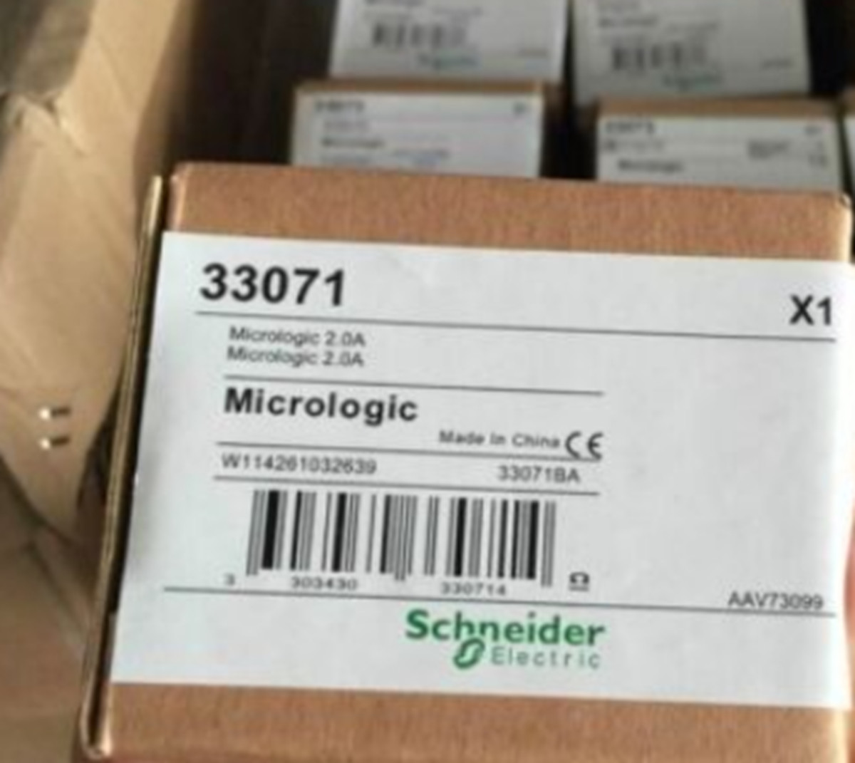 NEW SCHNEIDER 33071 Circuit Breaker