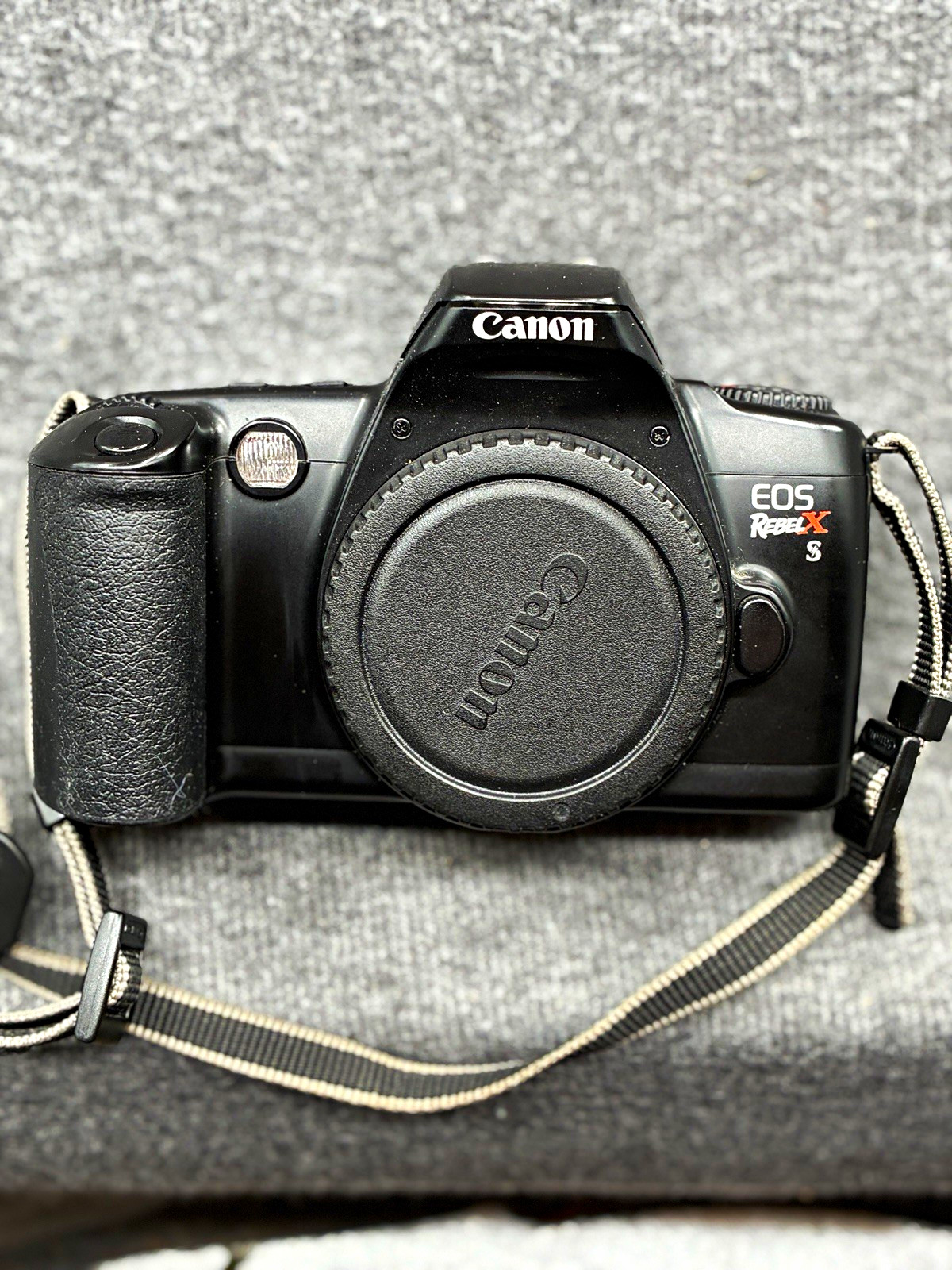 Film Canon EOS Rebel XS Accessory Bundle w/ Strap & Canon Bag, Black