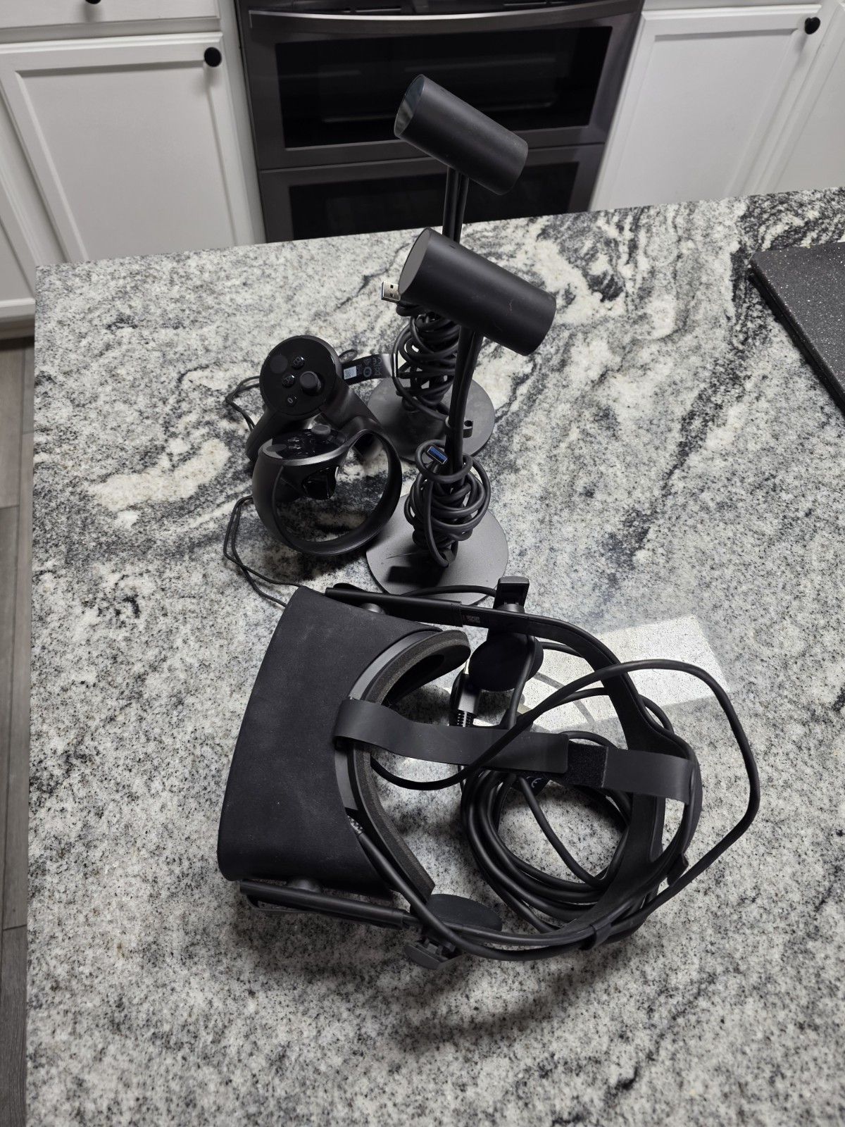 Oculus Rift VR Headset, Full Set With Controllers, Headset, Sensors, No Box