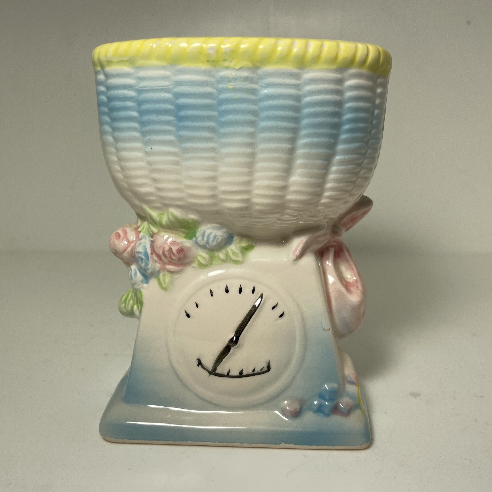 4.5" Nursery Decor/Planter Bassinet Scale Baby Ceramic Japan