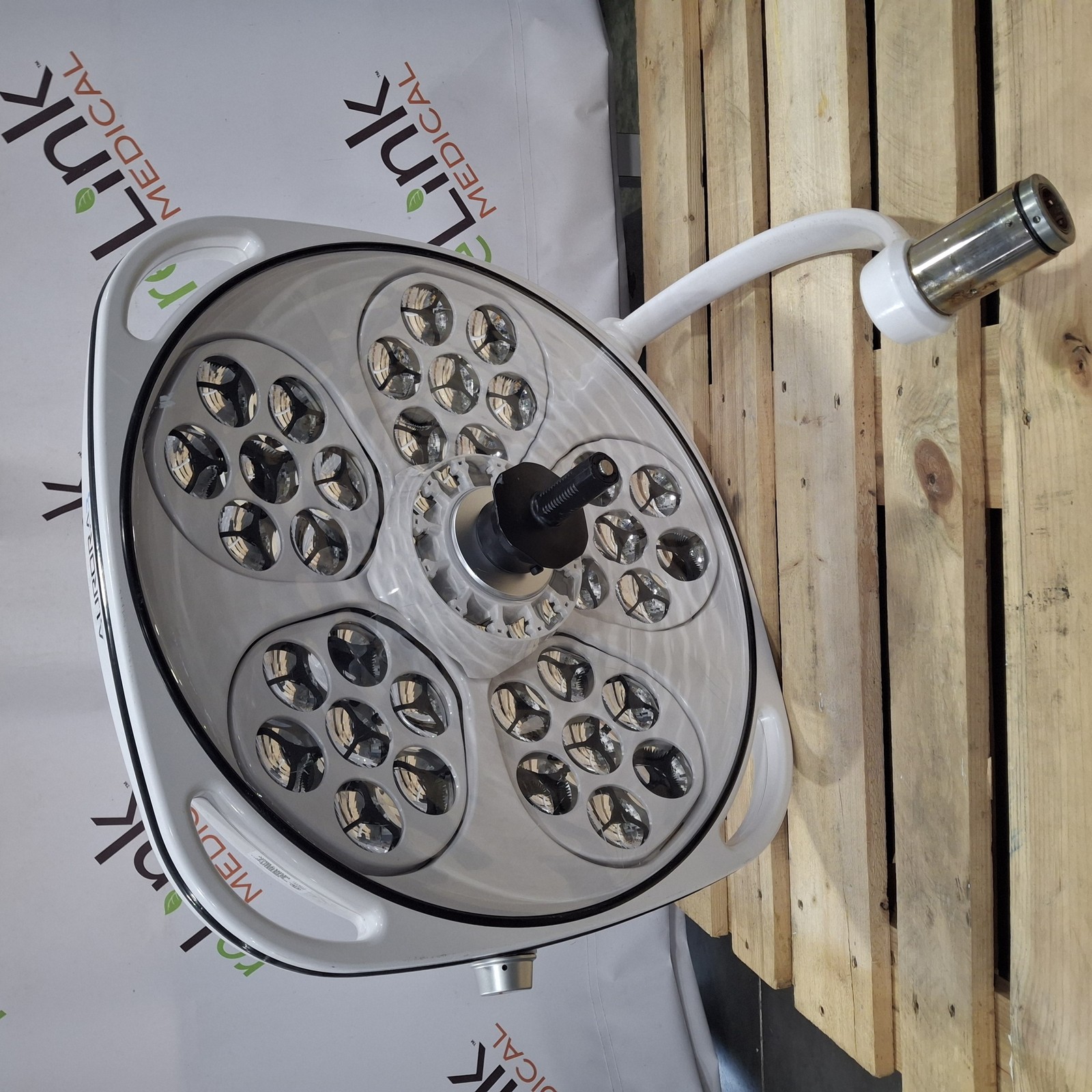 Skytron Aurora III Surgical Light