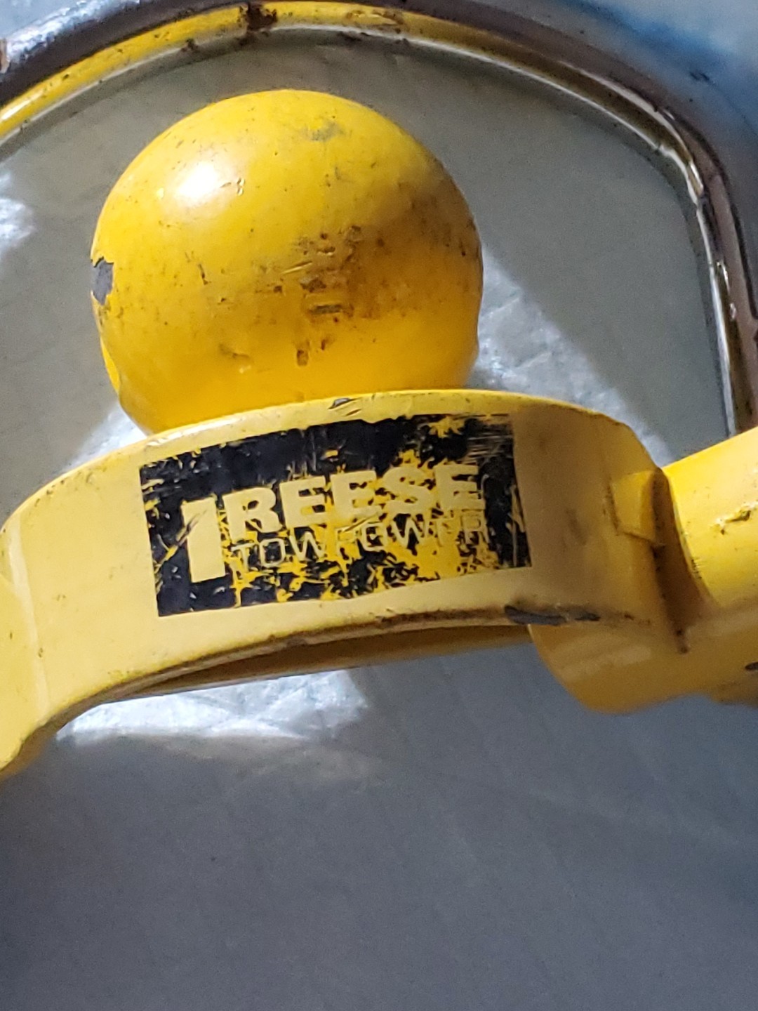 Reese Towpower Universal Tow Hitch Coupler Lock With 2 Keys - Yellow