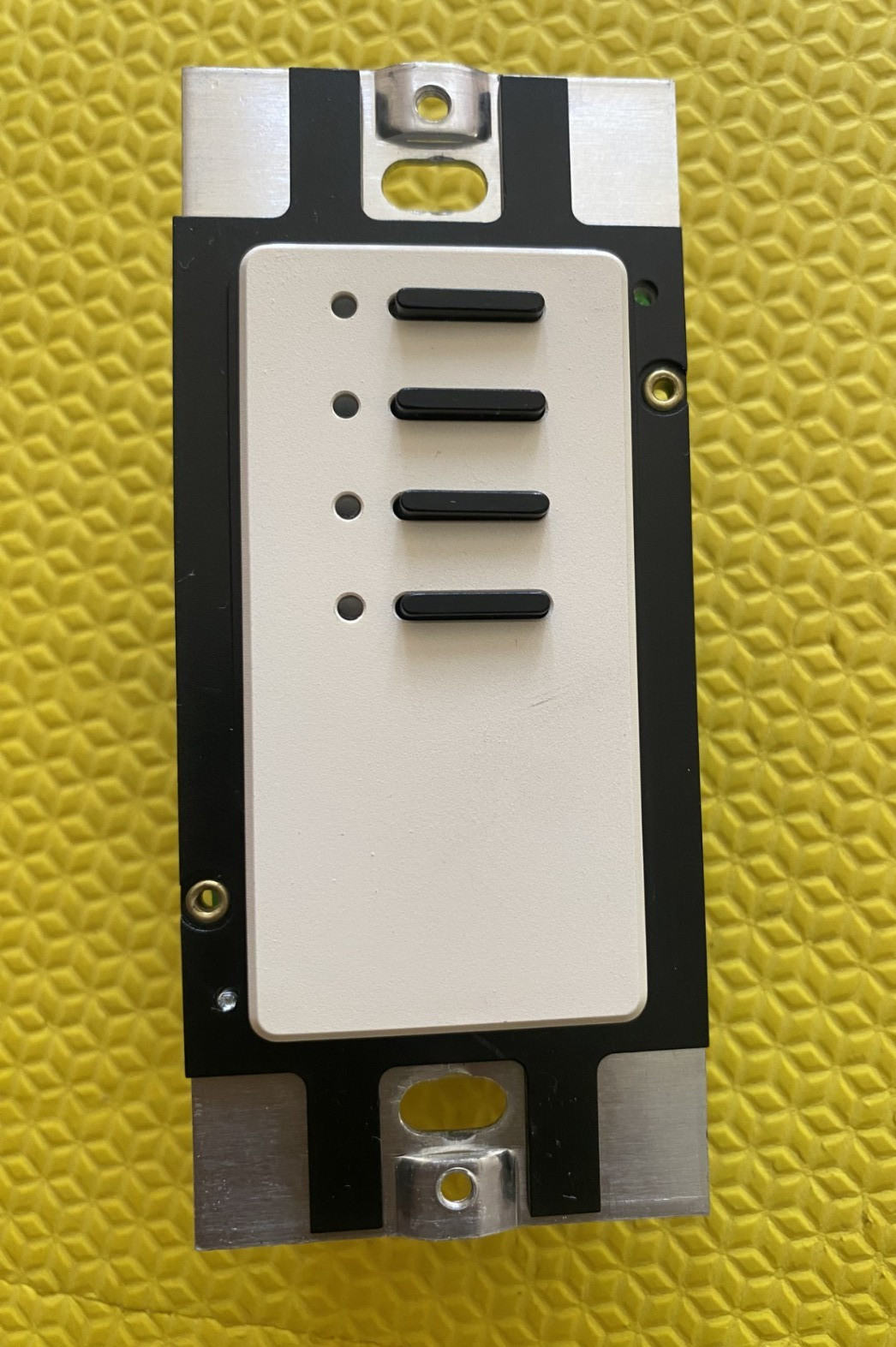 Lutron NTGRX-4B Grafik Eye Nova 4-Scene Wallstation Keypad Almond - USED