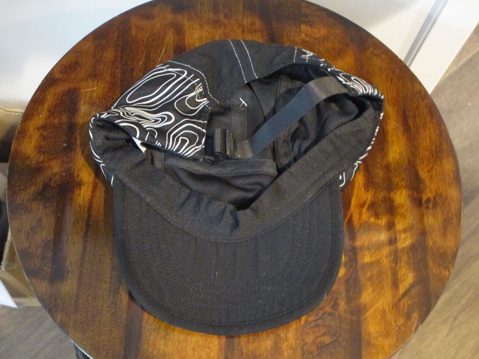 NATHAN HYPERNIGHT QUICK STASH RUN BLACK TOPO CAP HAT NEW