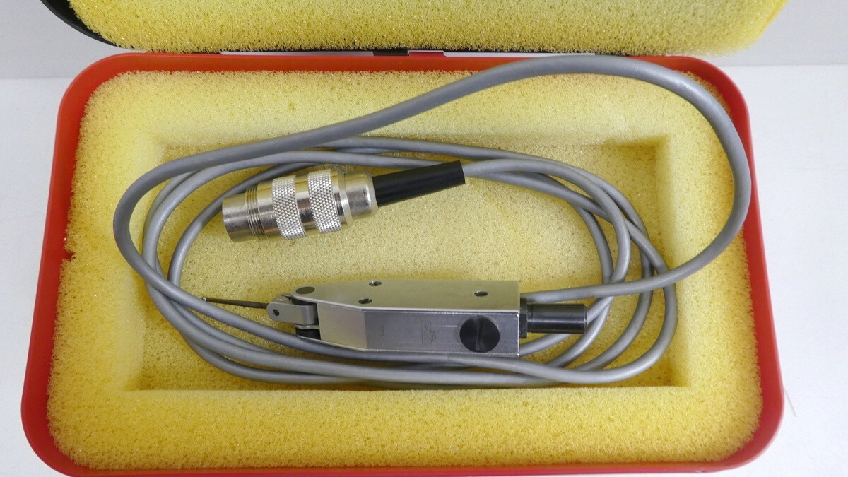 MAHR Feinprüf 1x 1303 + 1x 1318 Induktiv Taster in Lot of ( Sum 2Pcs )