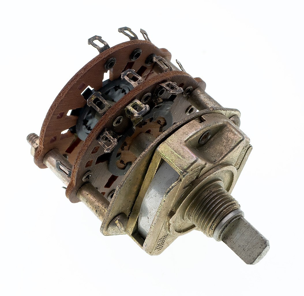 Unidex 249, 2 Wafer, 3 Pos, Rotary Switch 1/4" Shaft, 30 Deg