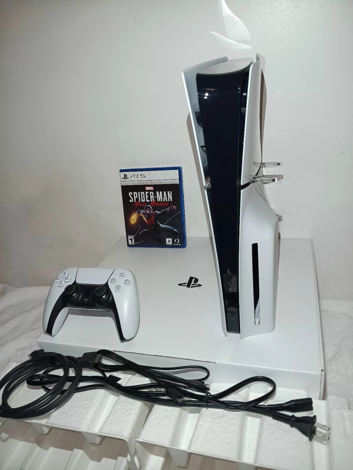 Sony PlayStation 5 Slim Digital 1TB White current adult owner no dust  lik e new