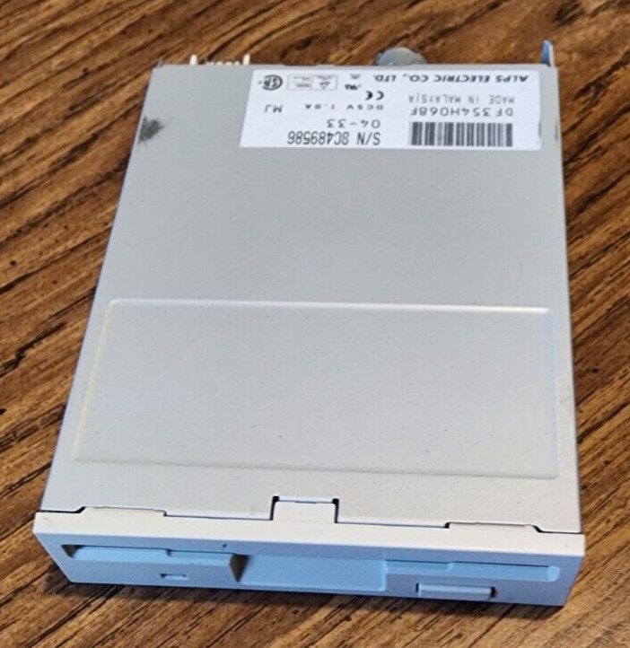 Ivory  Beige 3.5" Floppy Disk Drive Internal (1.44 MB) ALPS Electric DF354H