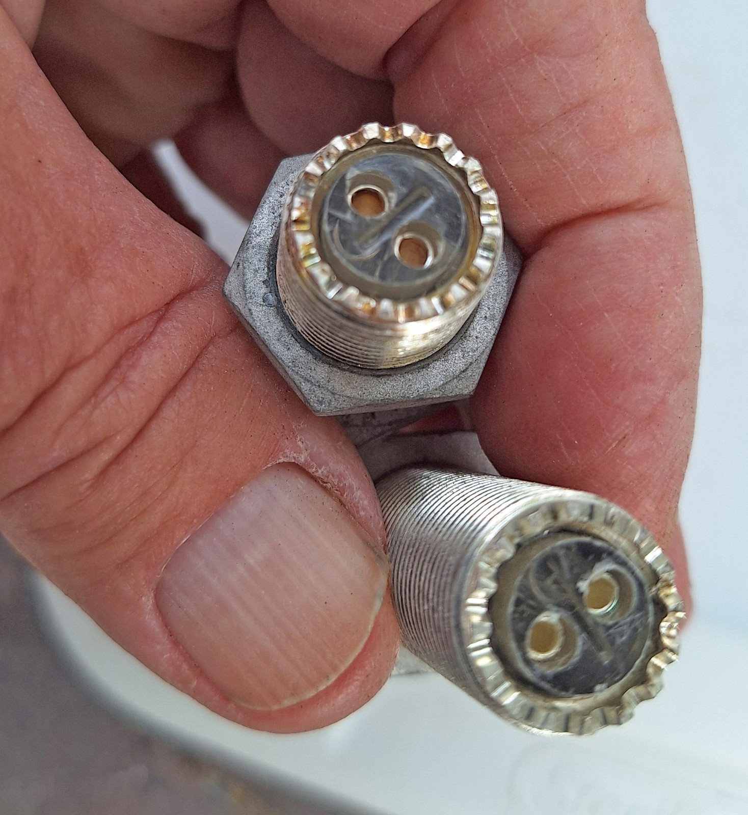 LOT OF 2 USED UG-105 AMPHENOL TWINAX FEMALE-FEMALE BARREL CONNECTORS FOR SP-600