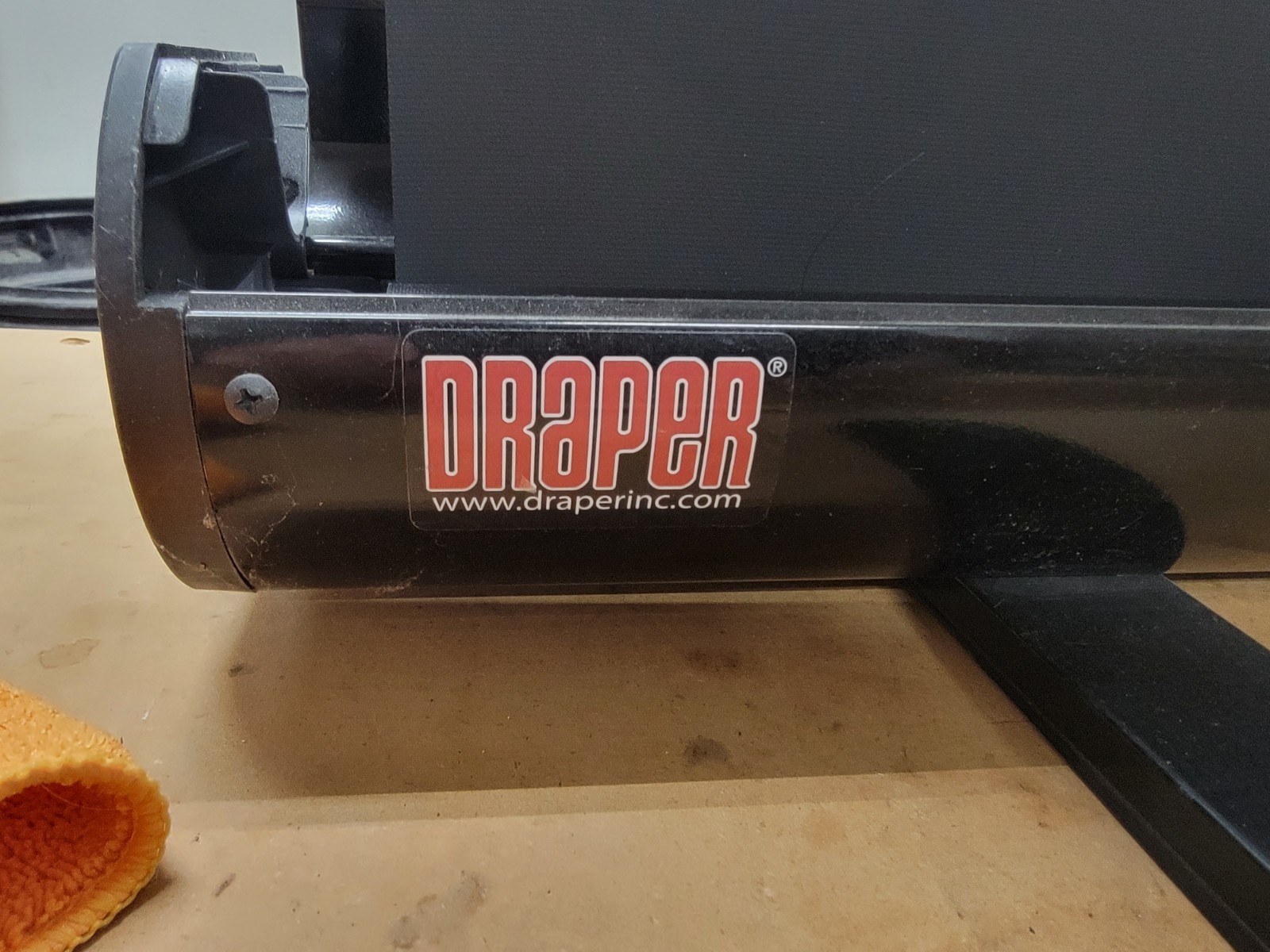 Draper Road Warrior Projection Screen (48"x36")